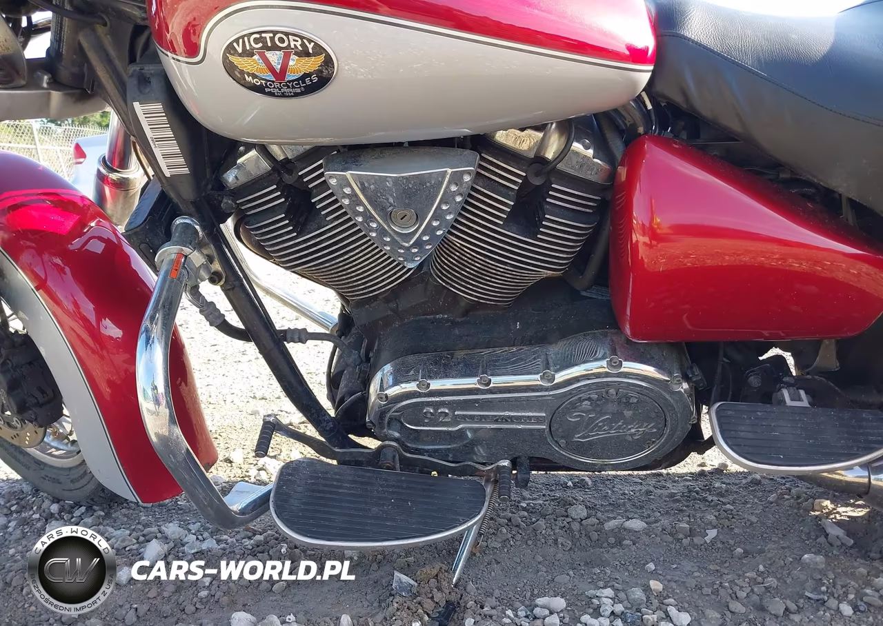 2002 Victory Motorcycles Deluxe Touring VIN:5VPTD16D323002054 - 9