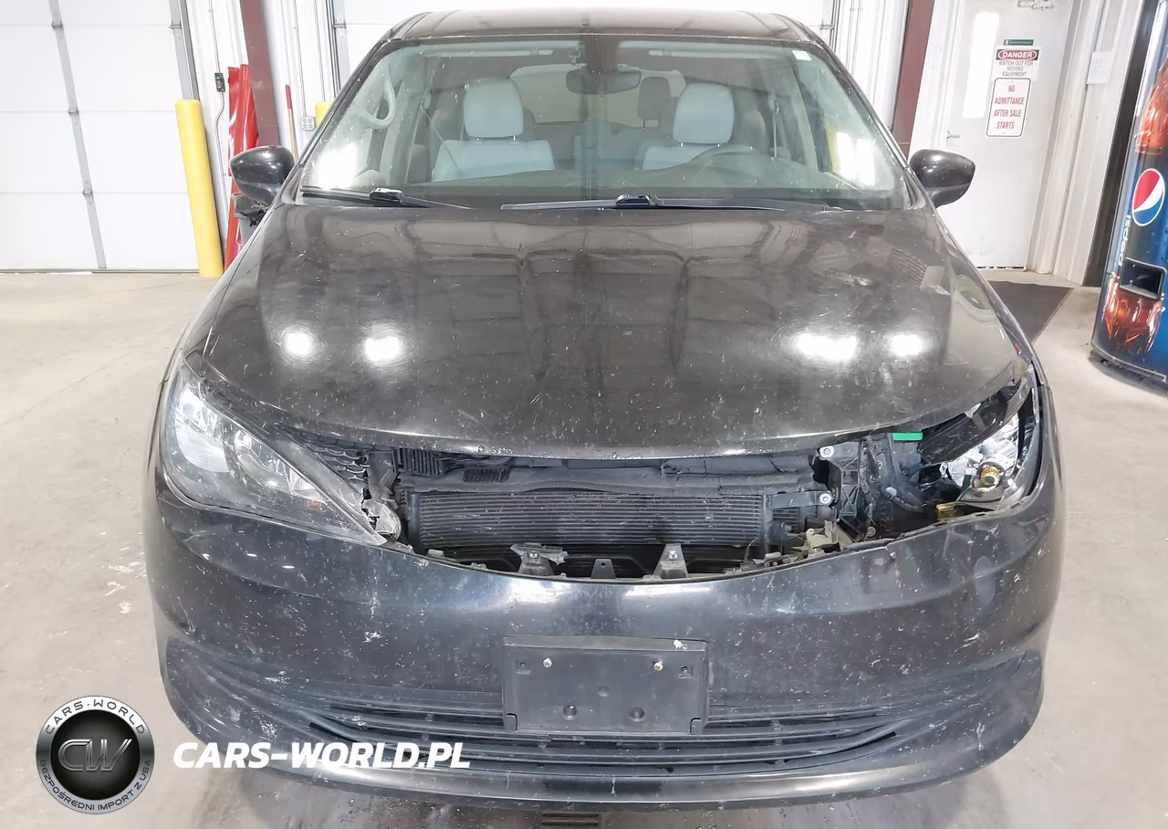 2017 Chrysler Pacifica Touring VIN:2C4RC1DG7HR502338 - 12