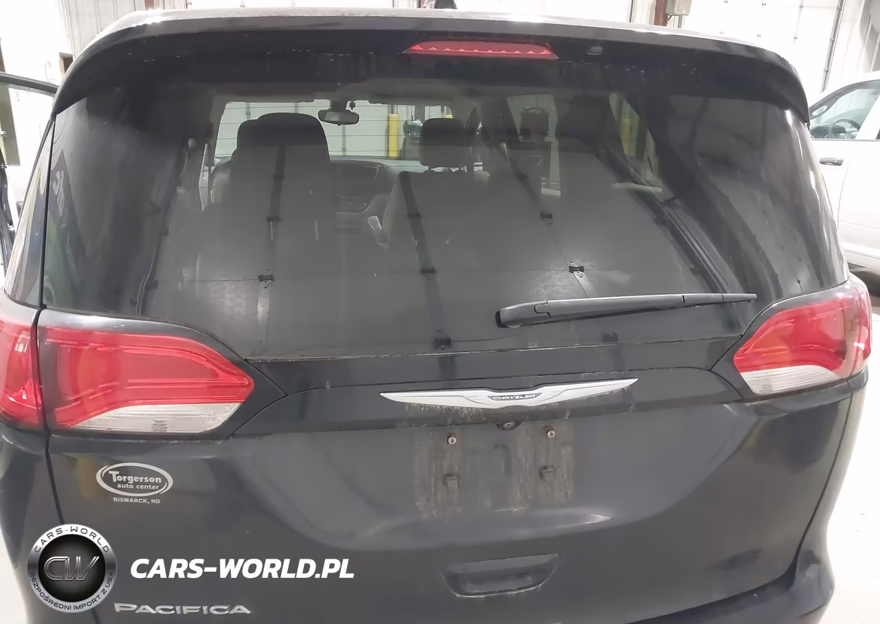 2017 Chrysler Pacifica Touring VIN:2C4RC1DG7HR502338 - 16