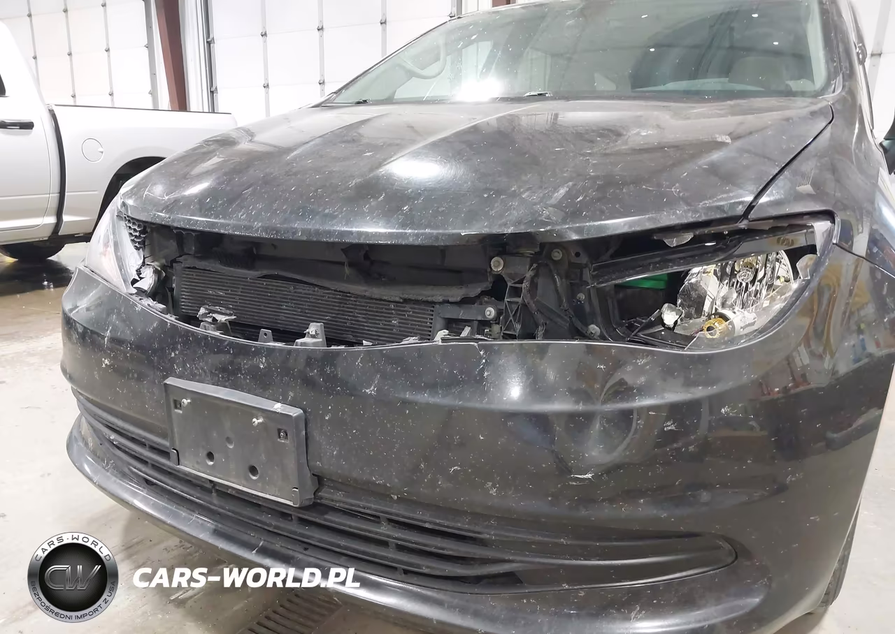 2017 Chrysler Pacifica Touring VIN:2C4RC1DG7HR502338 - 6