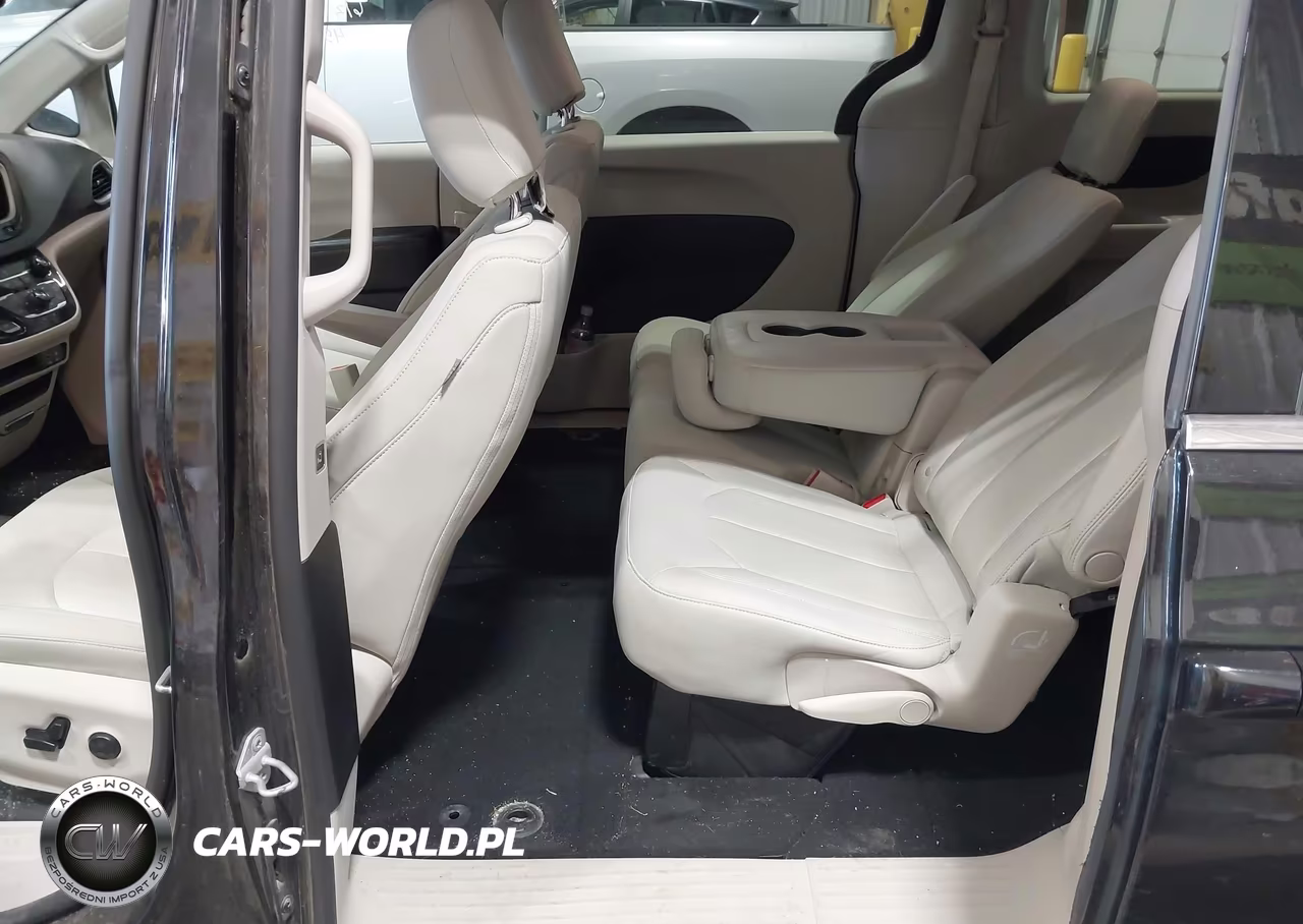 2017 Chrysler Pacifica Touring VIN:2C4RC1DG7HR502338 - 8