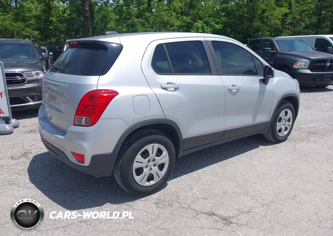 2018 Chevrolet Trax Ls VIN:3GNCJKSB5JL358257 - 4