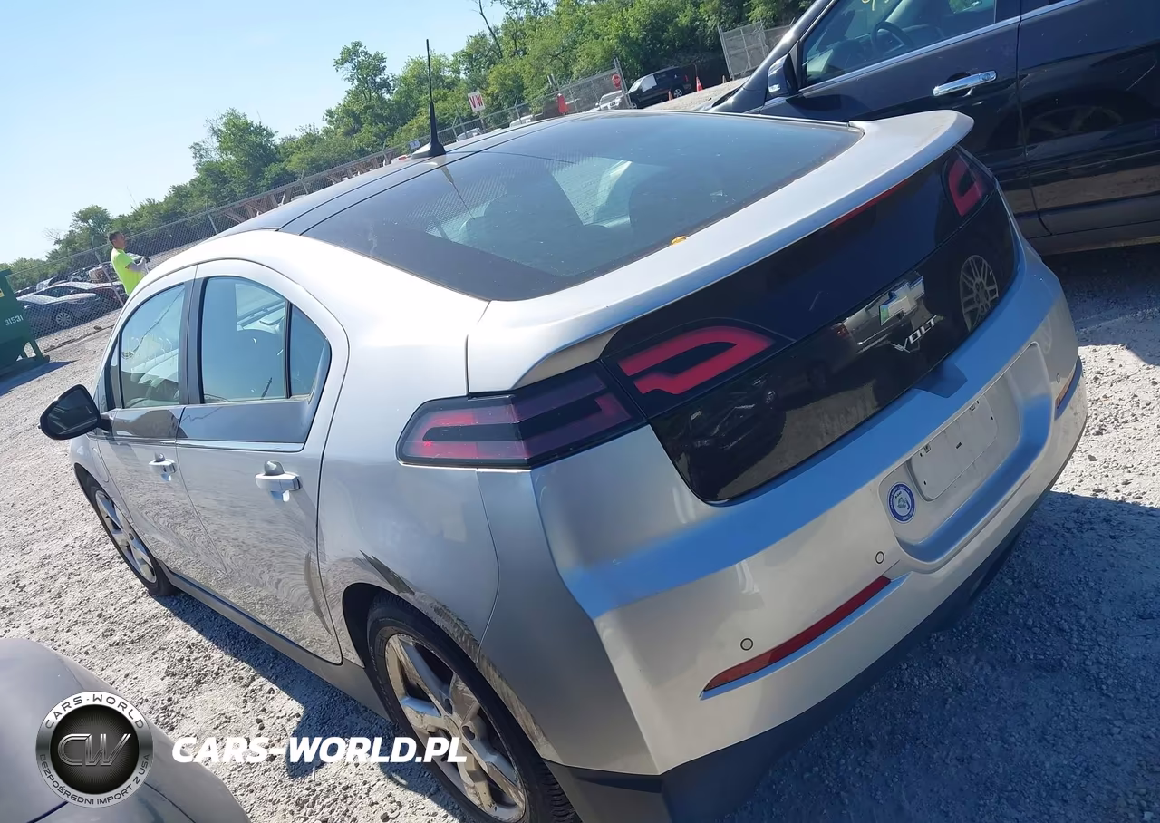 2011 Chevrolet Volt VIN:1G1RC6E41BU102117 - 3