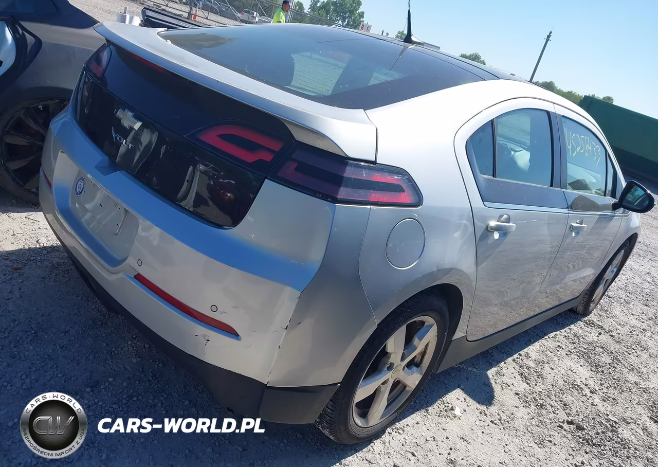 2011 Chevrolet Volt VIN:1G1RC6E41BU102117 - 4