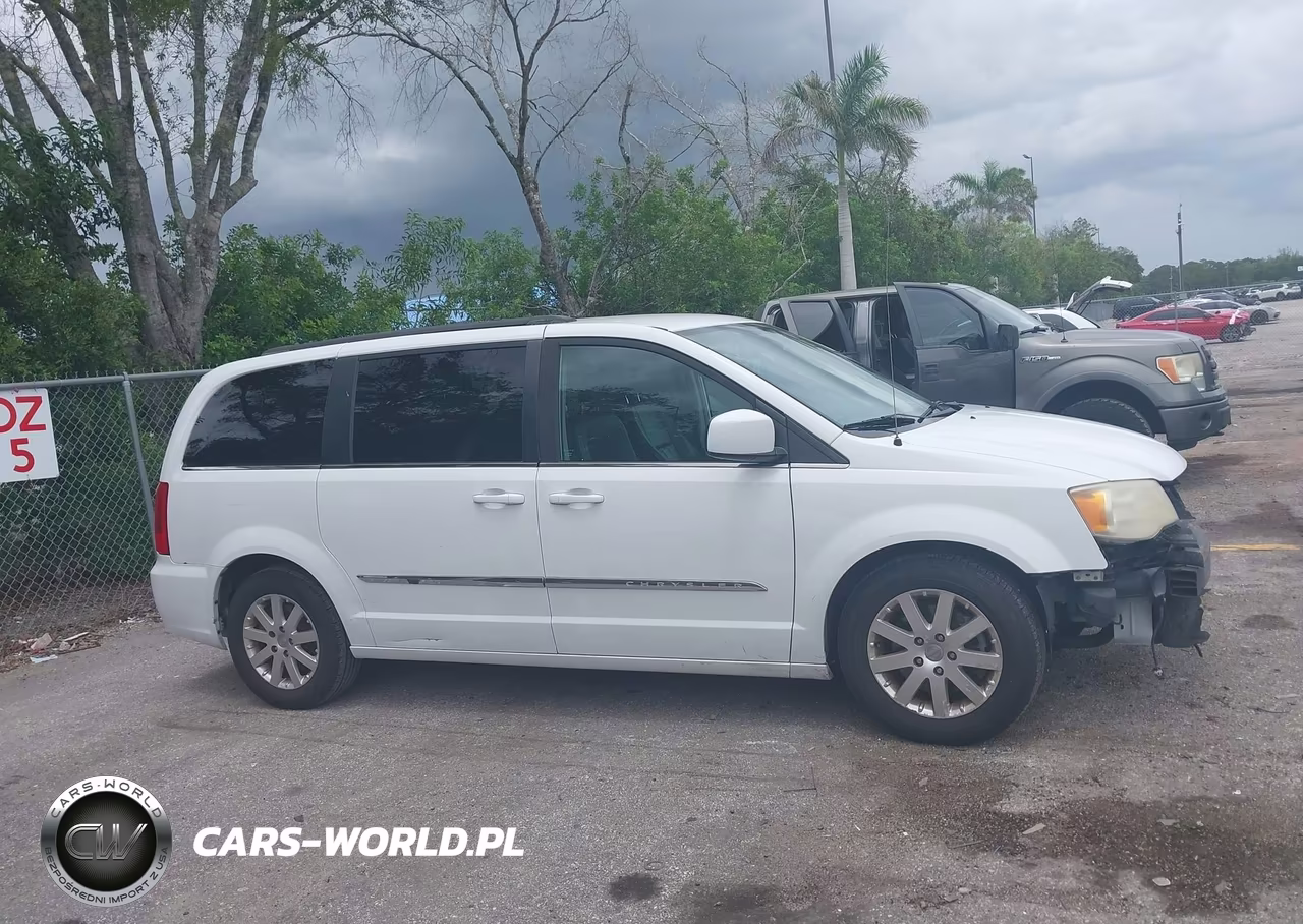 2014 Chrysler Town & Country Touring VIN:2C4RC1BG7ER256731 - 13