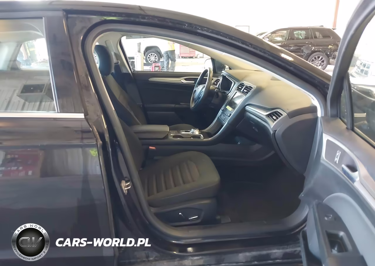 2019 Ford Fusion Hybrid Se VIN:3FA6P0LU1KR100427 - 5