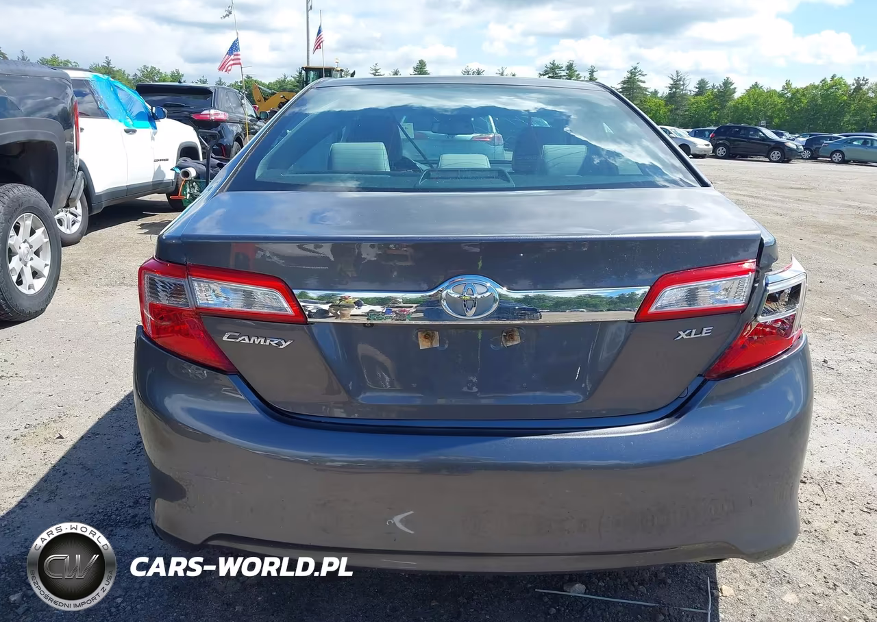 2014 Toyota Camry Xle VIN:4T4BF1FK4ER350884 - 17