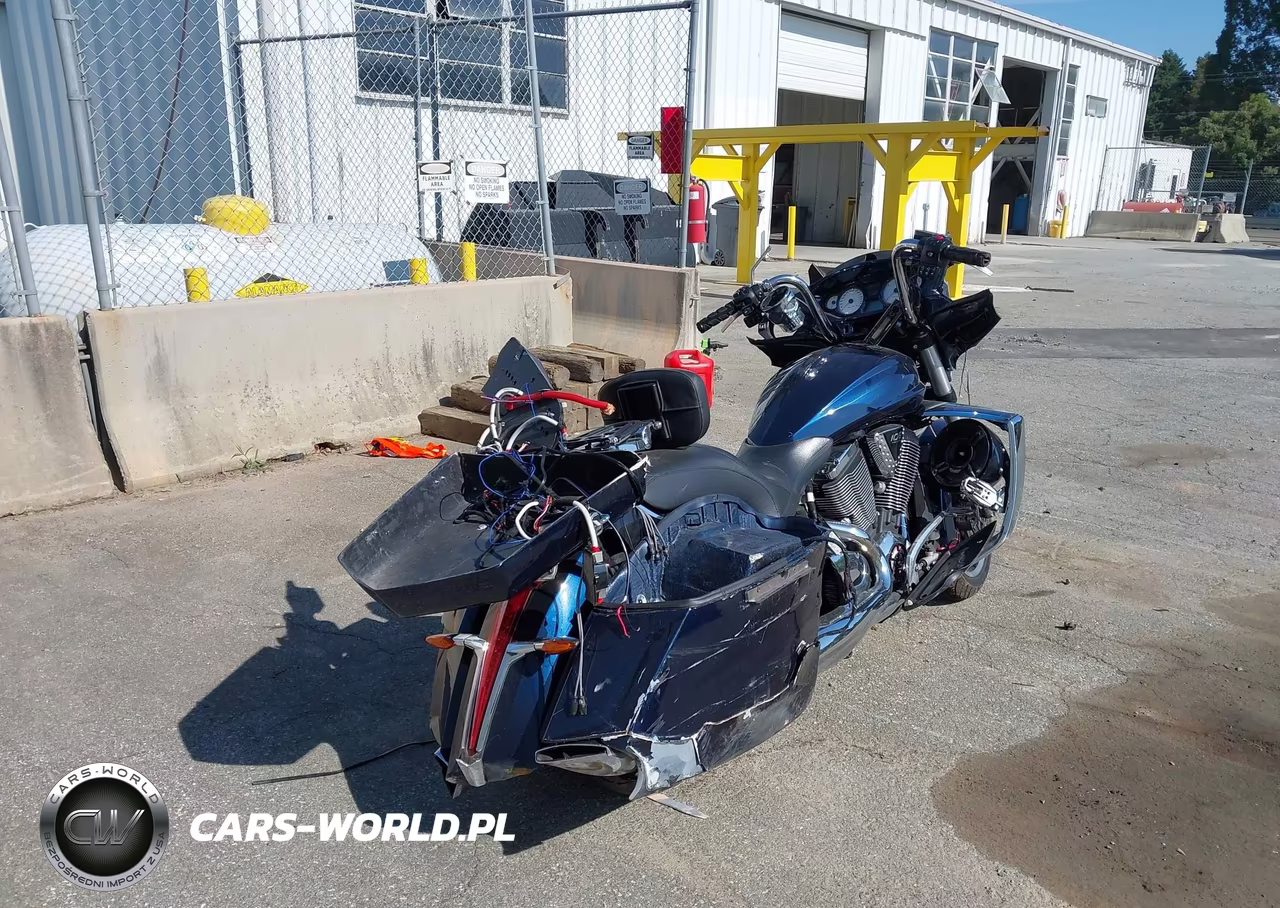 2012 Victory Motorcycles Cross Country VIN:5VPDW36N6C3001419 - 4