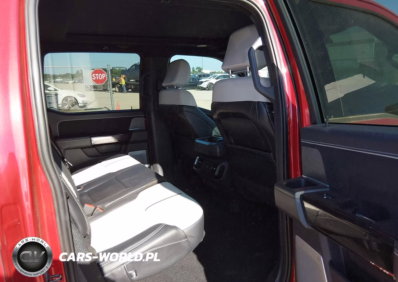 2024 Ford F-150 Lightning Platinum VIN:1FT6W7L77RWG04391 - 8