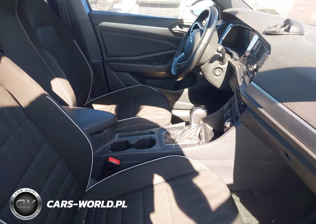 2024 Volkswagen Jetta 1.5T Sport VIN:3VWBM7BU9RM008420 - 5