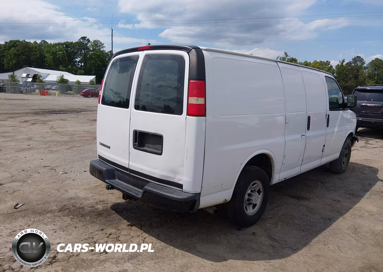 2009 Chevrolet Express 2500 Work Van VIN:1GCGG25C191125184 - 4