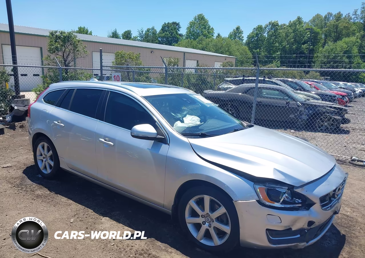 2017 Volvo V60 T5 Platinum – zdjęcie 1 z 16