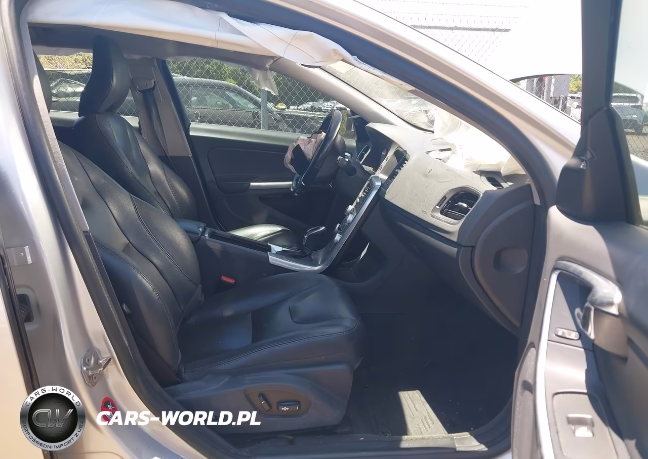 2017 Volvo V60 T5 Platinum VIN:YV140MEM4H1370968 - 5