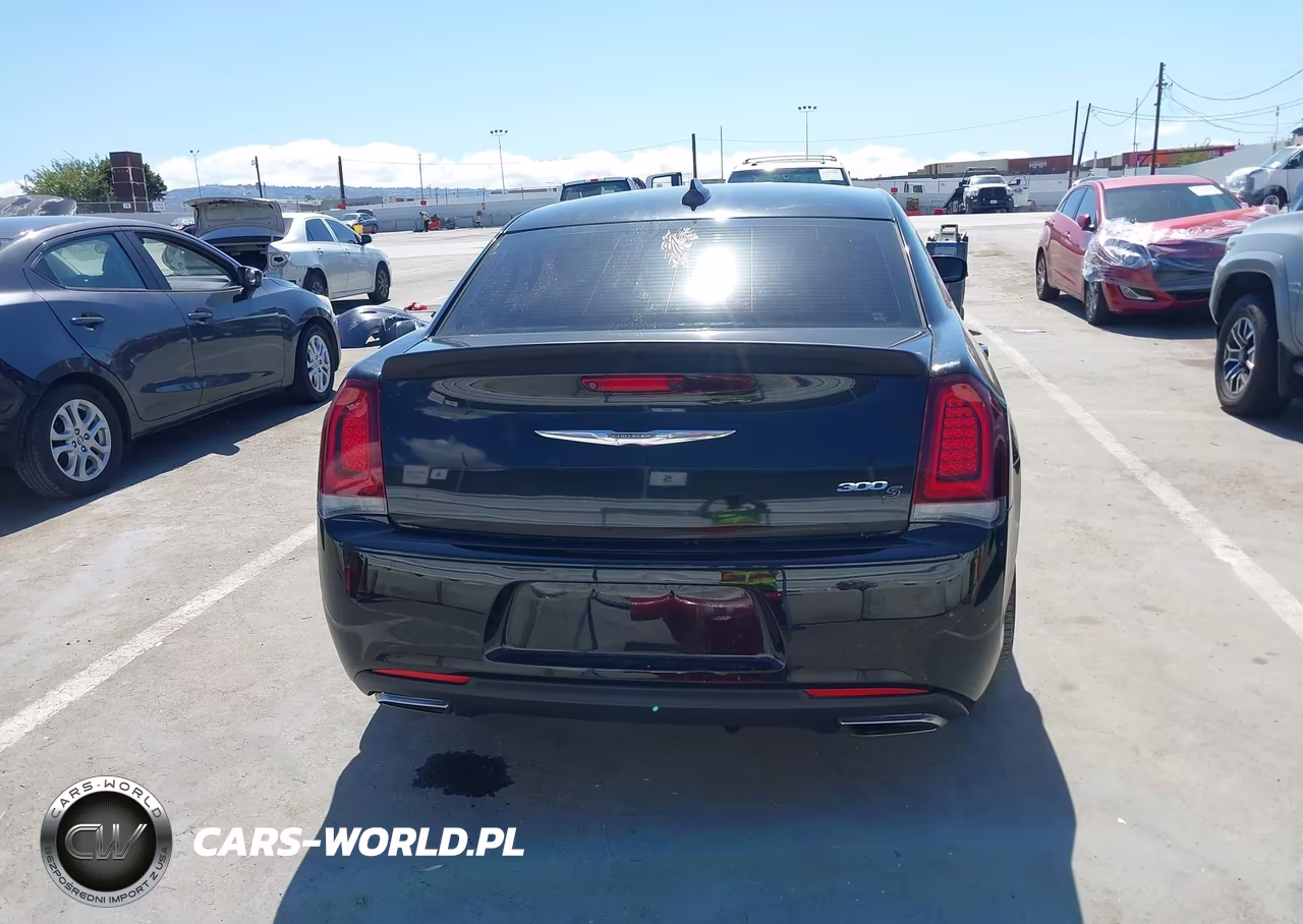 2015 Chrysler 300 300S VIN:2C3CCABG0FH848926 - 17