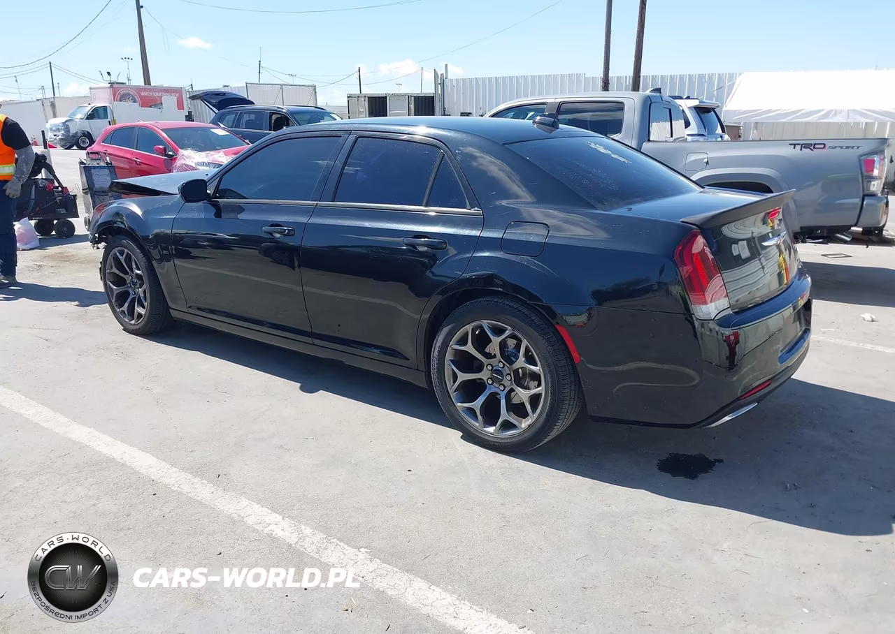 2015 Chrysler 300 300S VIN:2C3CCABG0FH848926 - 3