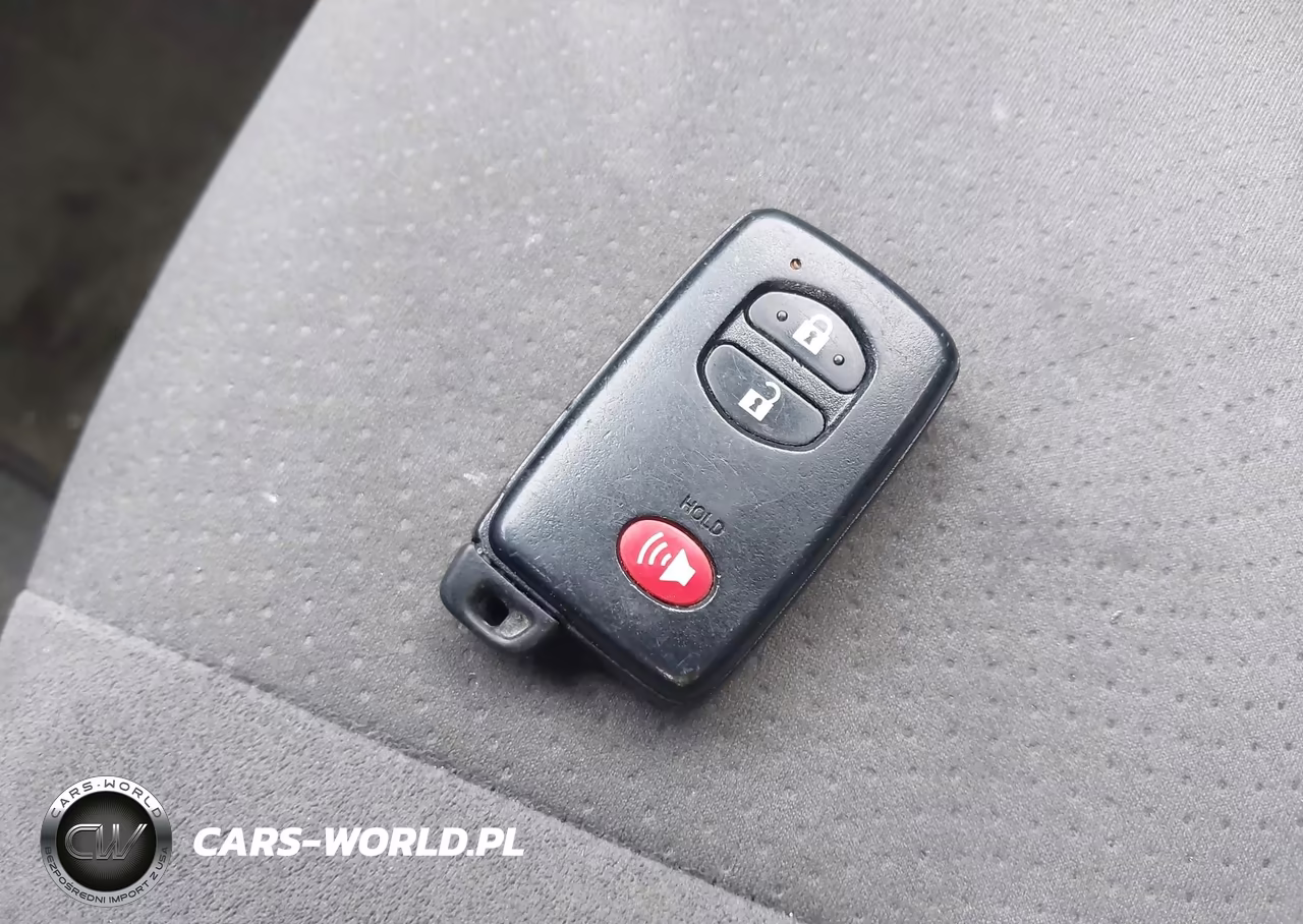 2012 Toyota Prius Two VIN:JTDKN3DUXC1486002 - 11