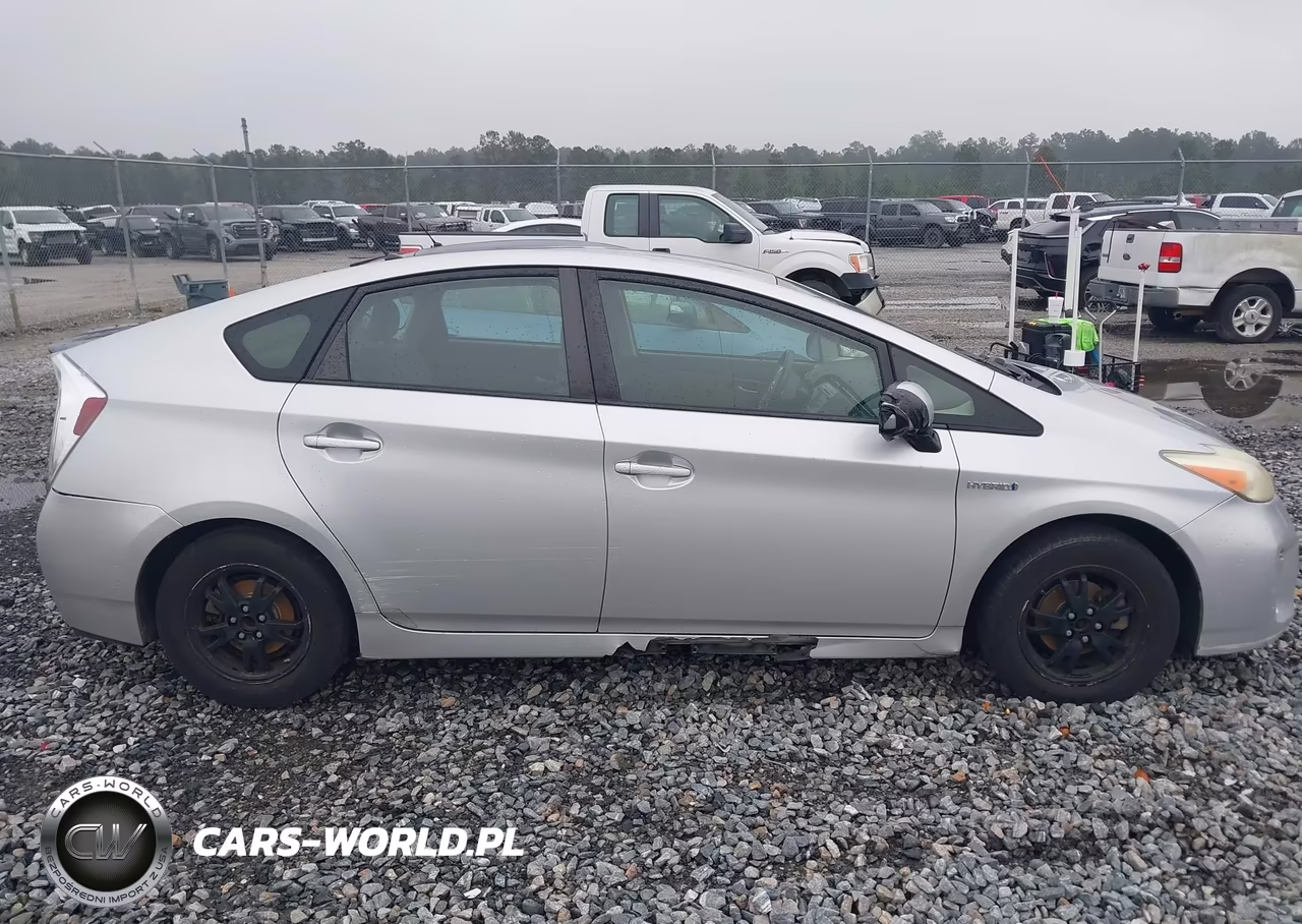 2012 Toyota Prius Two VIN:JTDKN3DUXC1486002 - 13