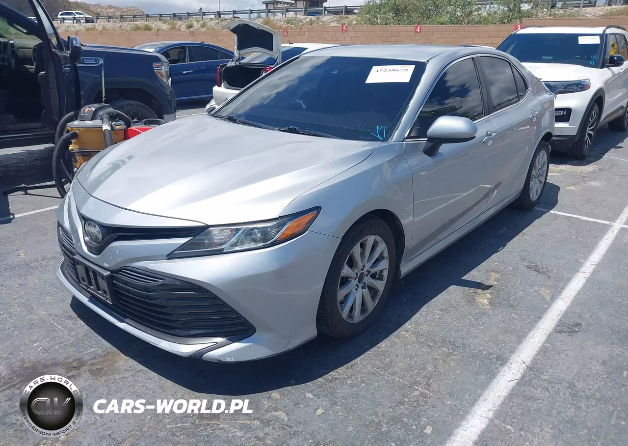 2018 Toyota Camry Le VIN:4T1B11HK4JU598522 - 2