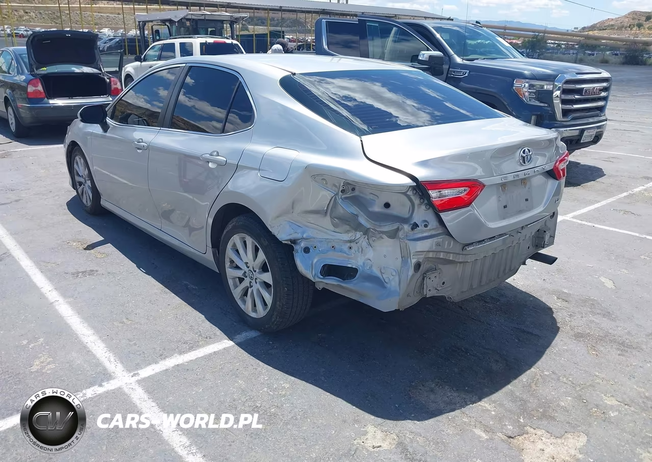 2018 Toyota Camry Le VIN:4T1B11HK4JU598522 - 3