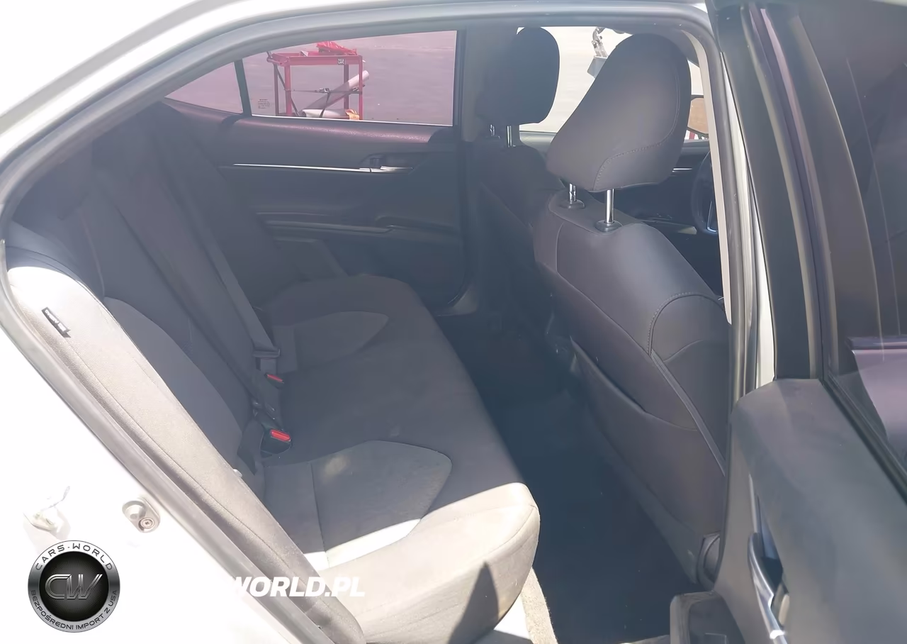 2018 Toyota Camry Le VIN:4T1B11HK4JU598522 - 8