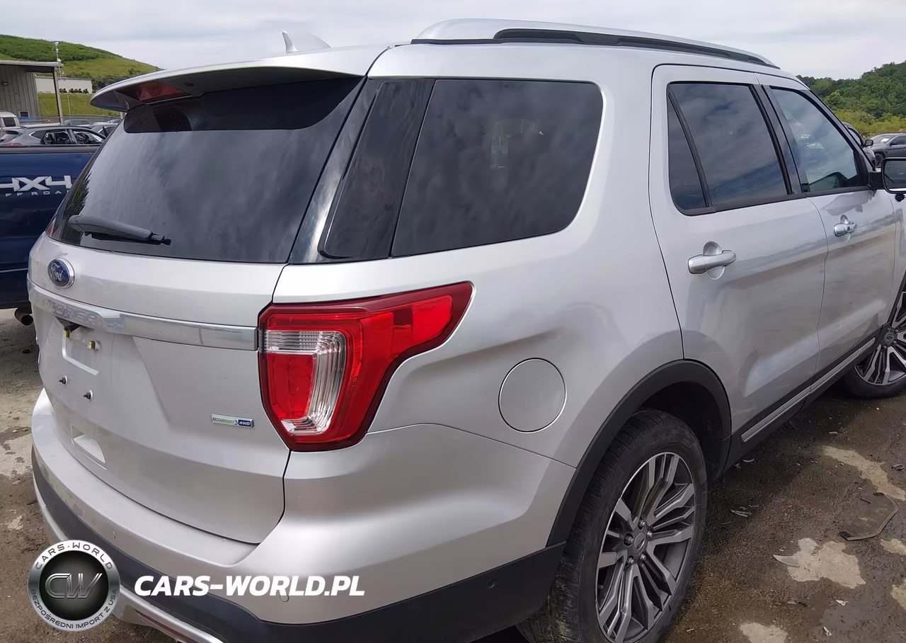 2017 Ford Explorer Platinum VIN:1FM5K8HT9HGA98215 - 4