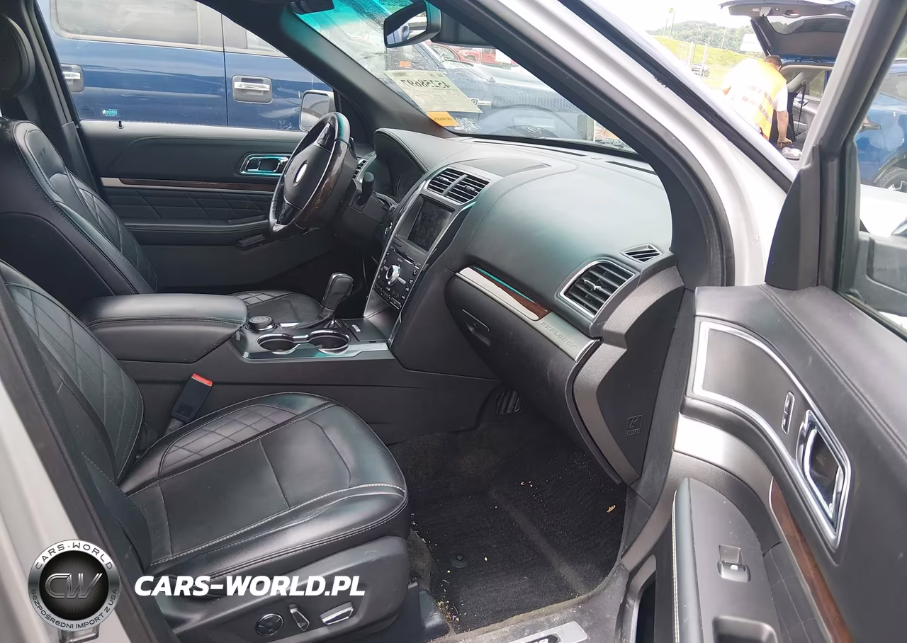 2017 Ford Explorer Platinum VIN:1FM5K8HT9HGA98215 - 5