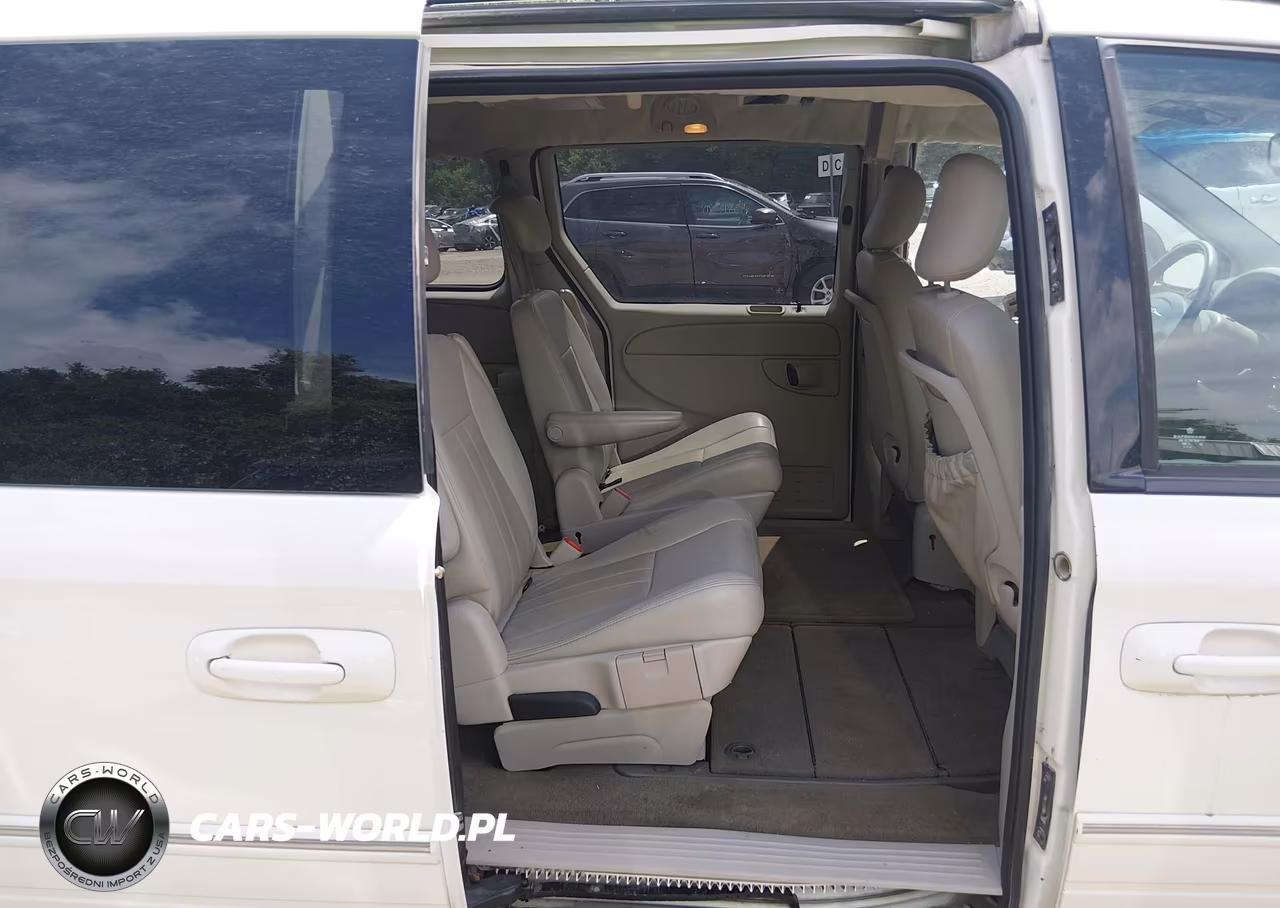 2006 Chrysler Town & Country Touring VIN:2A8GP54L16R635358 - 8
