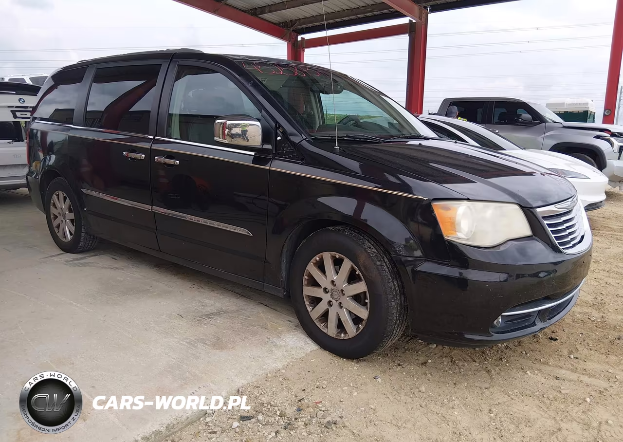2011 Chrysler Town & Country Touring-L – zdjęcie 1 z 12