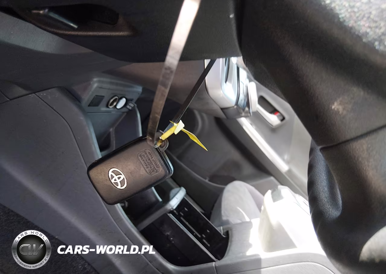 2012 Toyota Prius V Three VIN:JTDZN3EU3C3027380 - 11