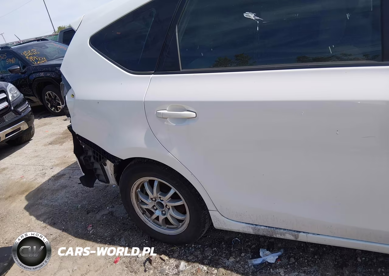 2012 Toyota Prius V Three VIN:JTDZN3EU3C3027380 - 6