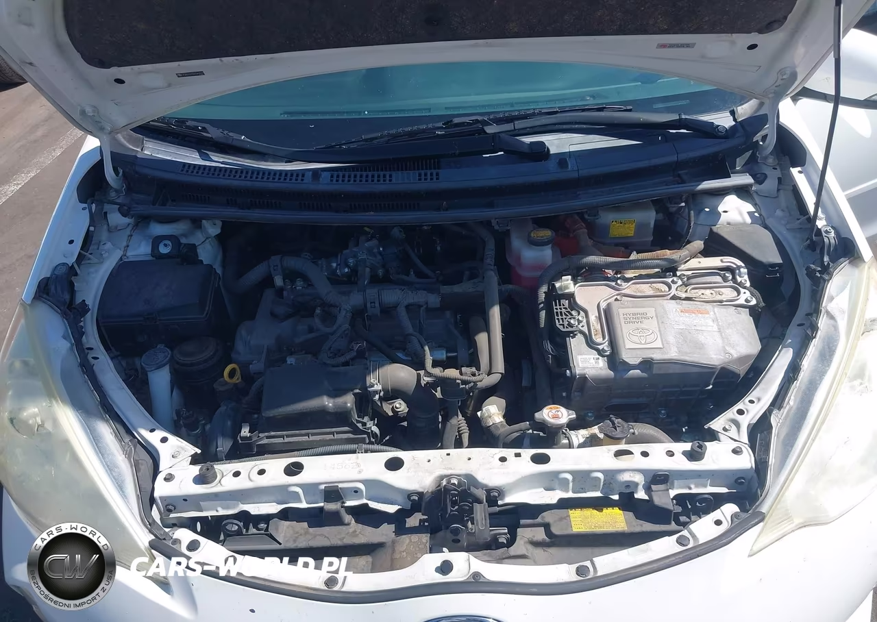 2013 Toyota Prius C Three VIN:JTDKDTB37D1042509 - 10