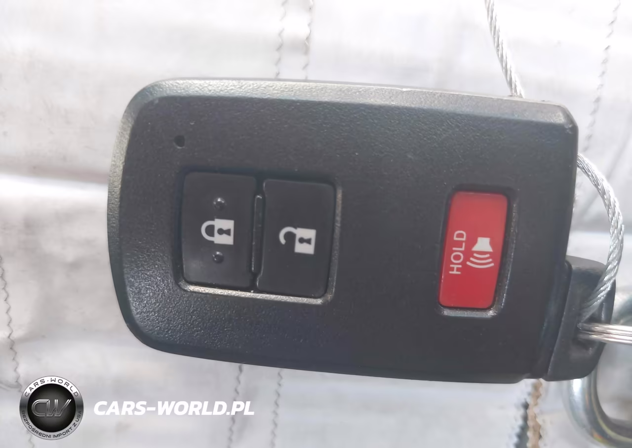 2013 Toyota Prius C Three VIN:JTDKDTB37D1042509 - 11