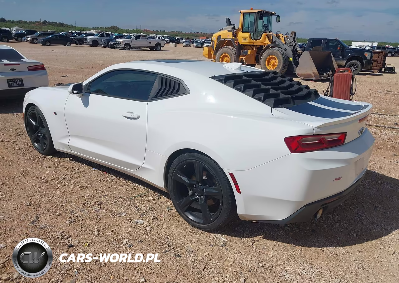 2018 Chevrolet Camaro 2Lt VIN:1G1FD1RS2J0123284 - 3