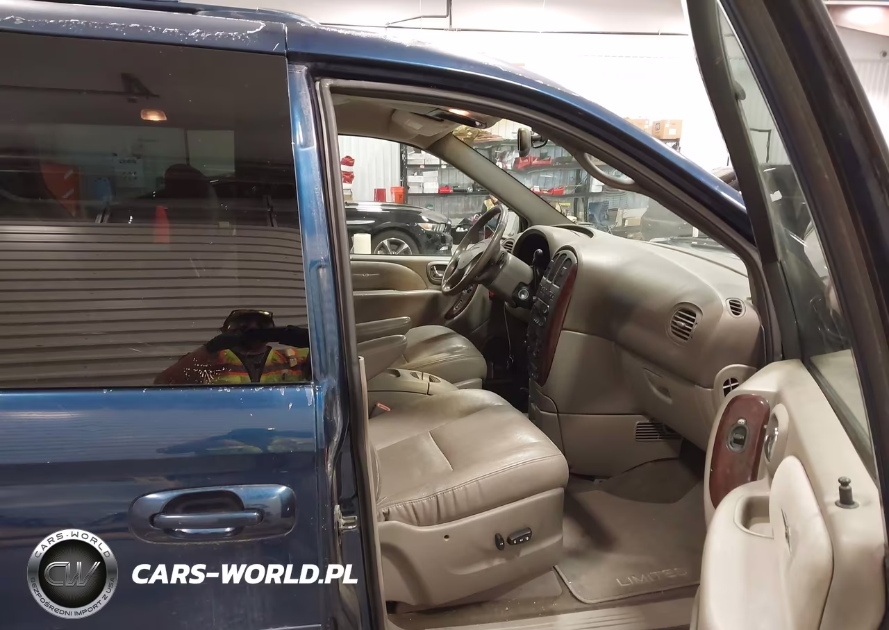 2001 Chrysler Town & Country Limited VIN:2C8GT64L01R283874 - 5