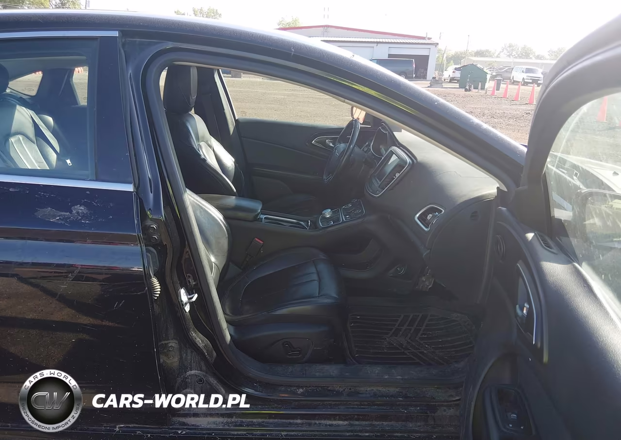 2015 Chrysler 200 C VIN:1C3CCCCB1FN735556 - 5