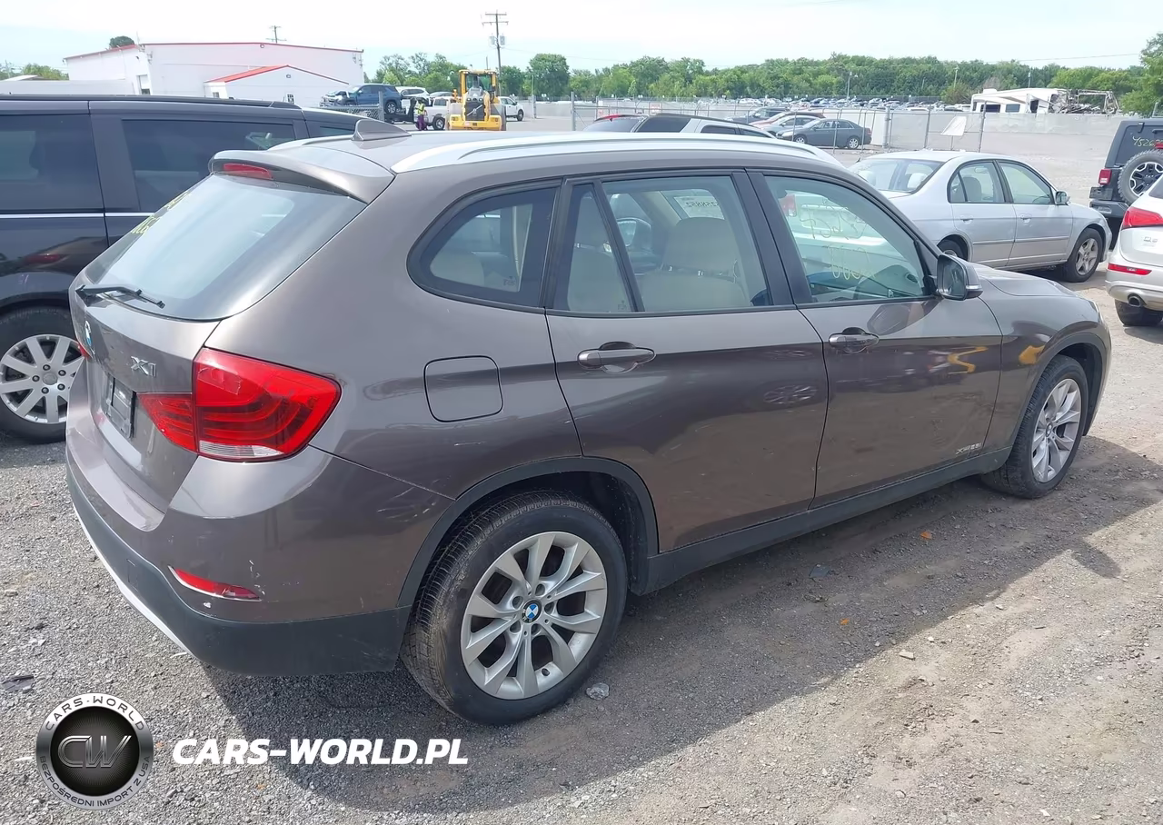 2013 BMW X1 xDrive28I VIN:WBAVL1C57DVR91441 - 4