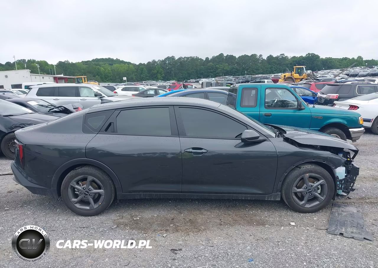 2025 Kia K4 Lxs VIN:3KPFT4DE6SE167066 - 13
