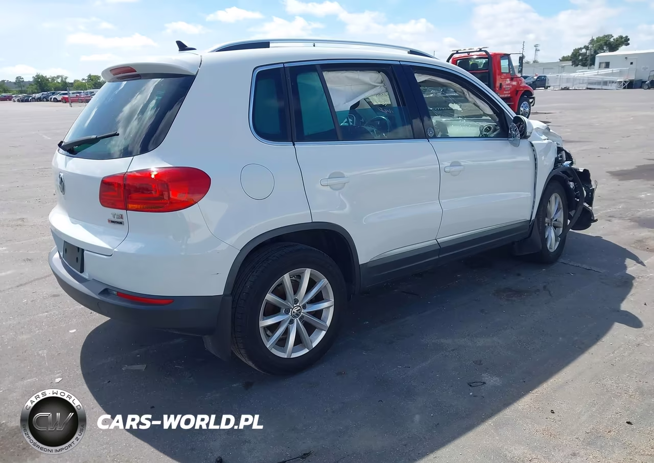 2017 Volkswagen Tiguan 2.0T Wolfsburg Edition VIN:WVGSV7AX4HK004000 - 4