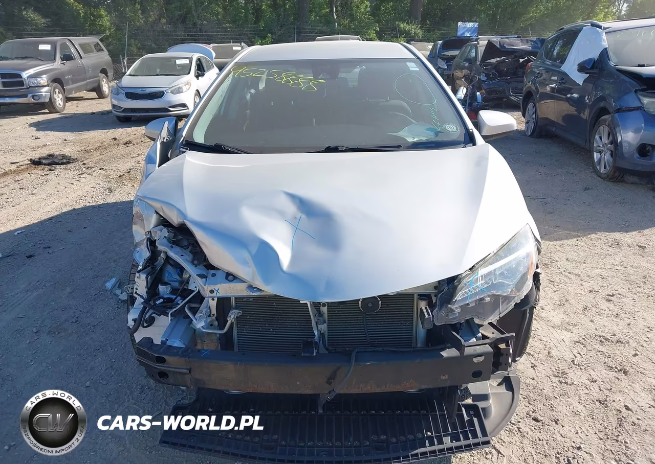 2018 Toyota Corolla Le VIN:2T1BURHE3JC092956 - 13