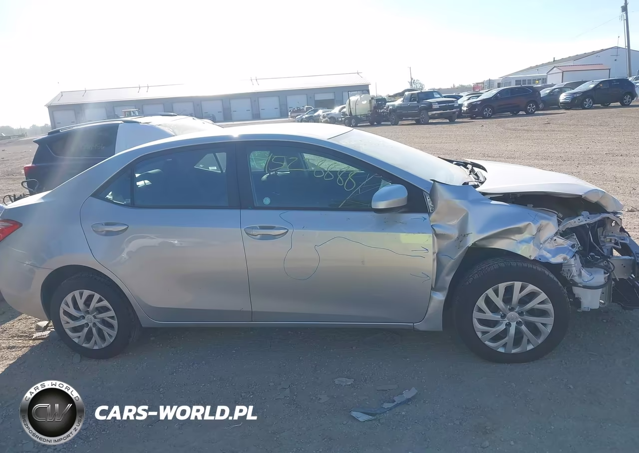 2018 Toyota Corolla Le VIN:2T1BURHE3JC092956 - 14