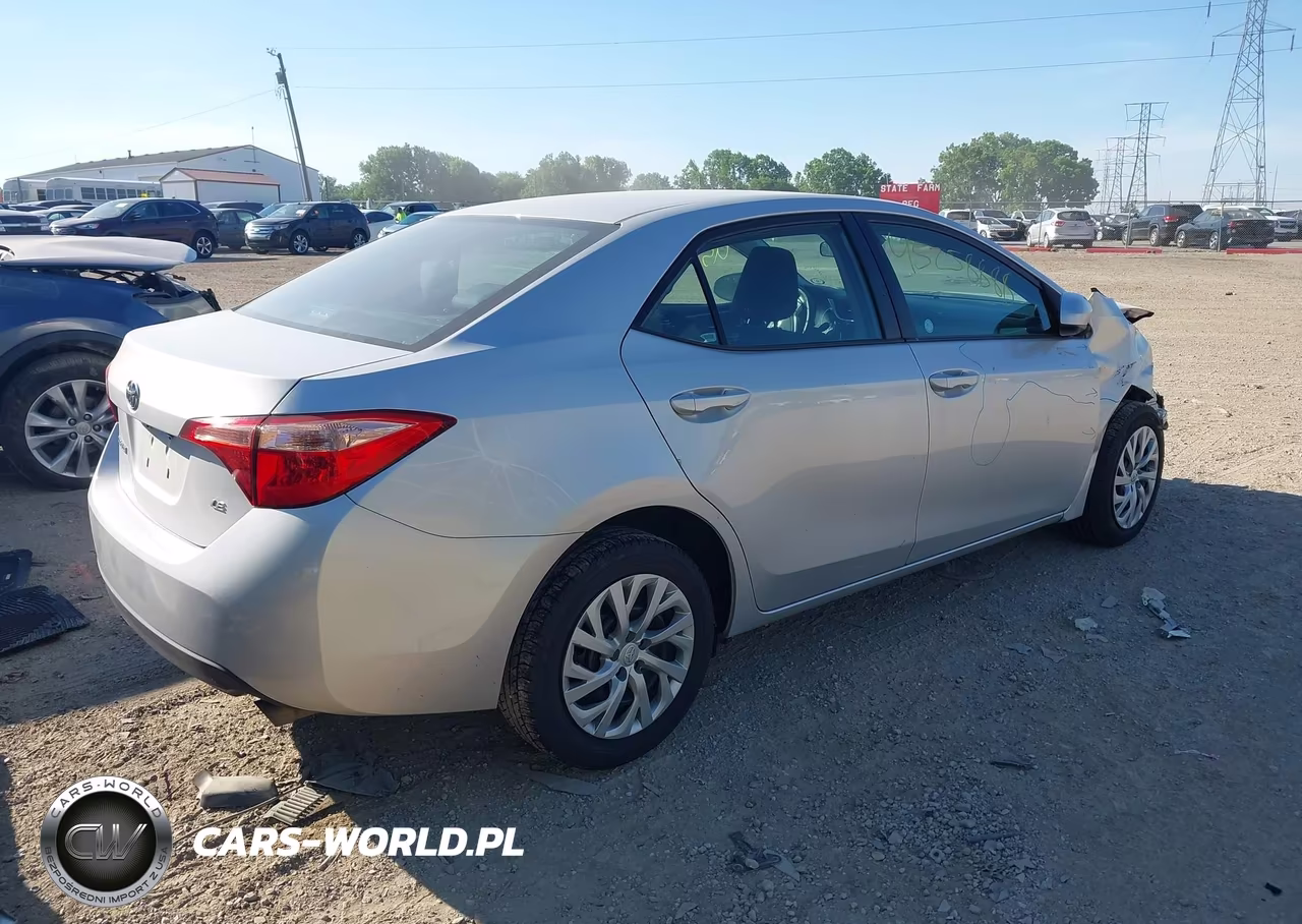 2018 Toyota Corolla Le VIN:2T1BURHE3JC092956 - 4