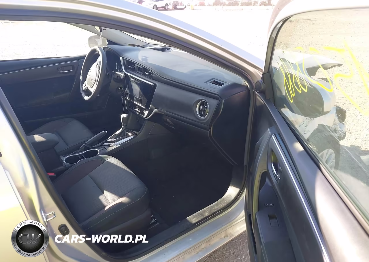 2018 Toyota Corolla Le VIN:2T1BURHE3JC092956 - 5