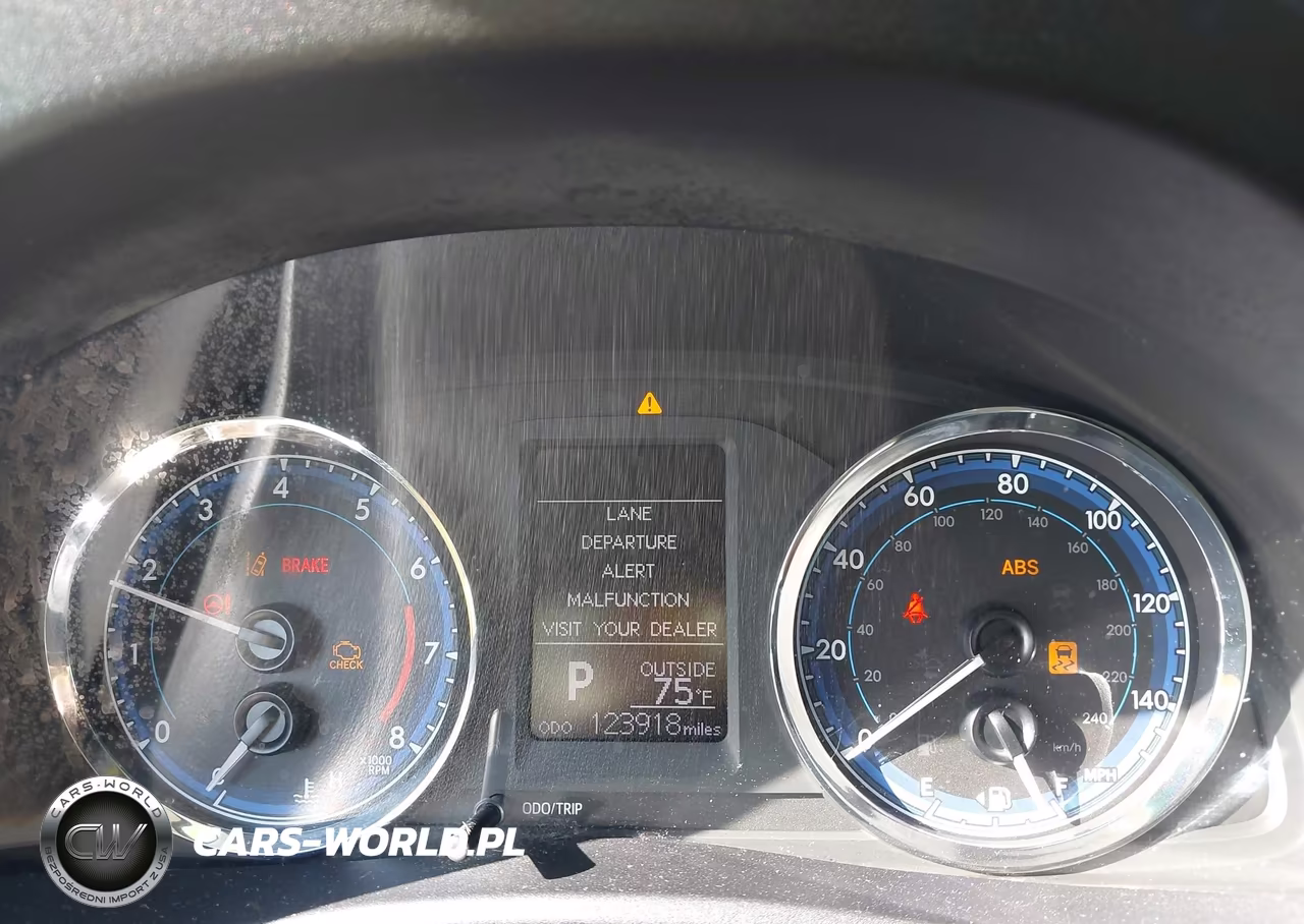 2018 Toyota Corolla Le VIN:2T1BURHE3JC092956 - 7