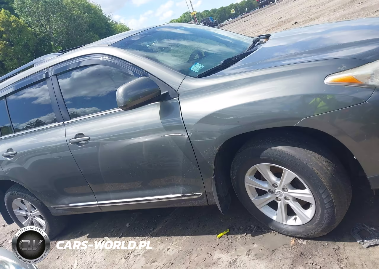 2011 Toyota Highlander Base V6 VIN:5TDBK3EH9BS063178 - 13