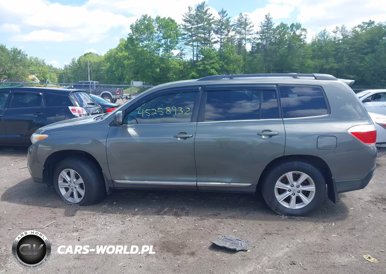 2011 Toyota Highlander Base V6 VIN:5TDBK3EH9BS063178 - 14