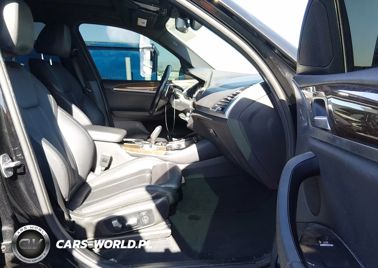 2018 BMW X3 xDrive30I VIN:5UXTR9C57JLC79205 - 5