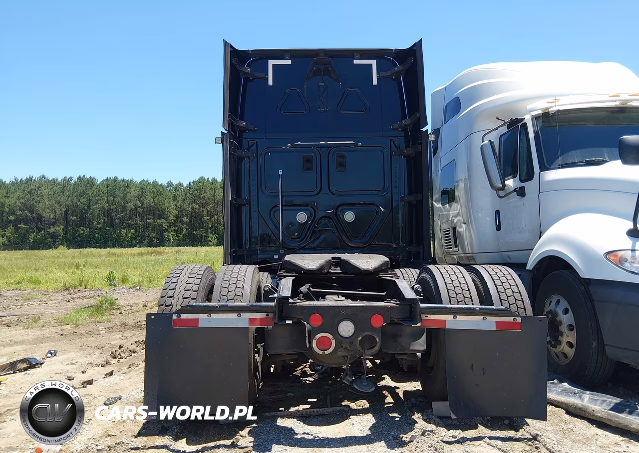 2015 Freightliner Cascadia 125 VIN:1FUJGLD58FLGP2656 - 16