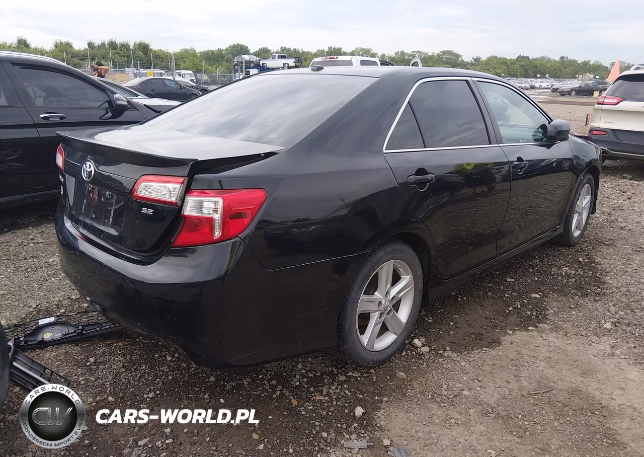 2013 Toyota Camry Se VIN:4T1BF1FK3DU250090 - 4