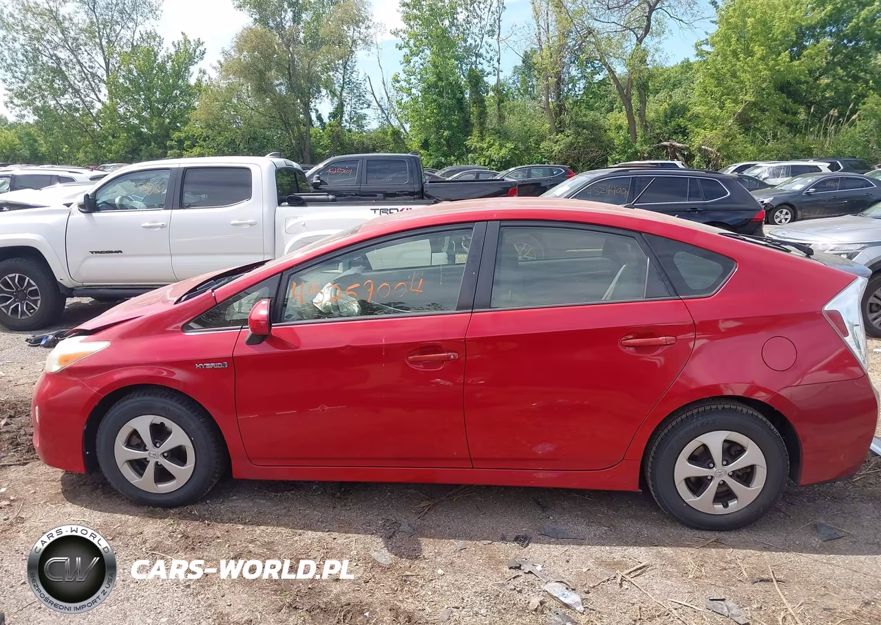 2013 Toyota Prius Two VIN:JTDKN3DU7D5644984 - 14