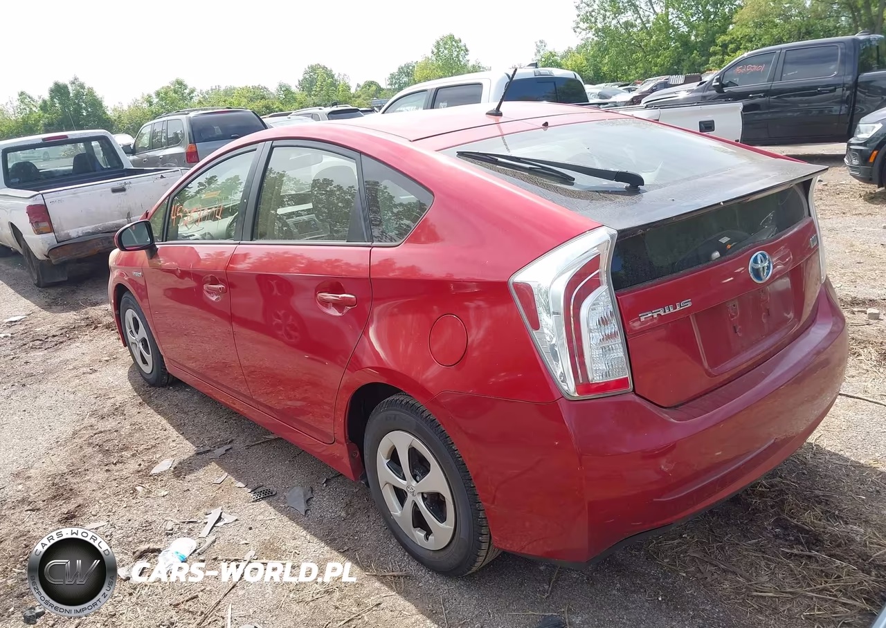 2013 Toyota Prius Two VIN:JTDKN3DU7D5644984 - 3